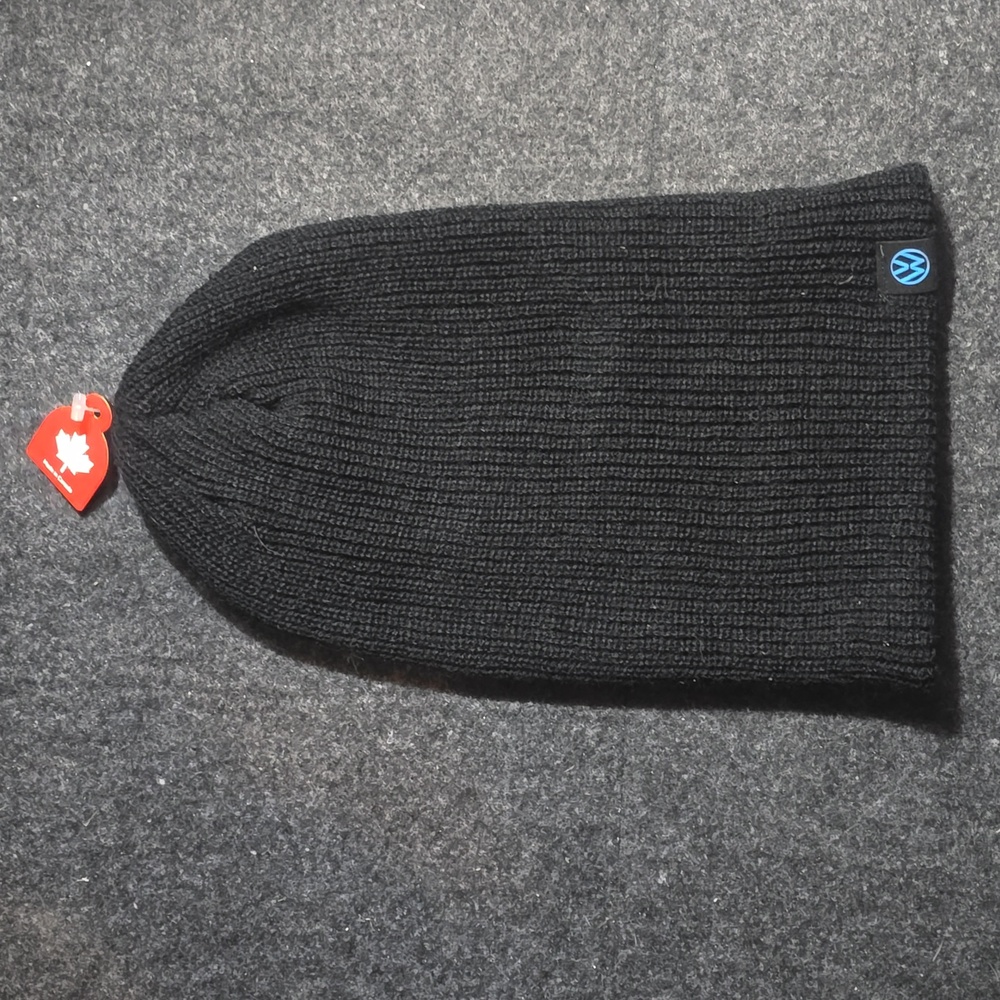 Volkswagen Tuque - BNWT
